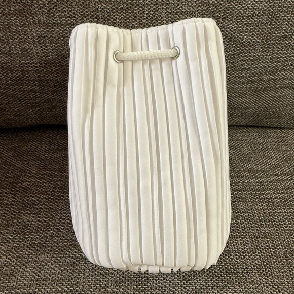 Dior Beauty Pleated Drawstring White Pouch Cosmetic Bag New Authentic - Picture 12 of 17
